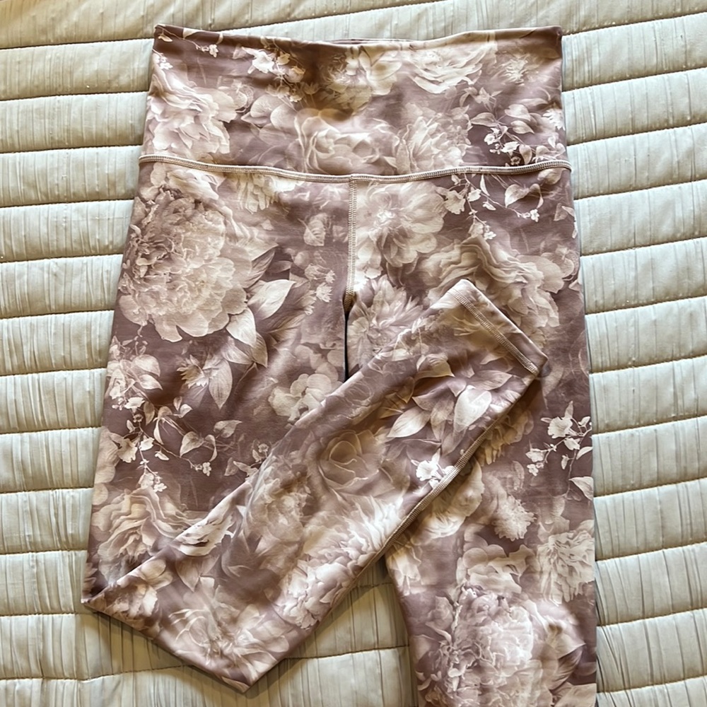 Athleta antique rose printed leggings